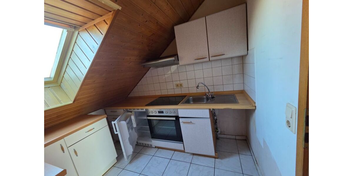 Schöne Dachgeschosswohnung in zentraler Lage - Dachgeschoßwohnung Florstadt | Angebot:24351624