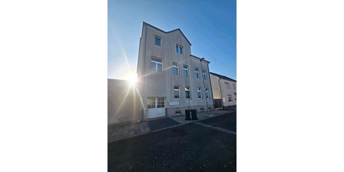 Dachgeschoßwohnung Genthin - 3 Zimmer, 90 m&sup2;, 680&euro; | Angebot:26226986