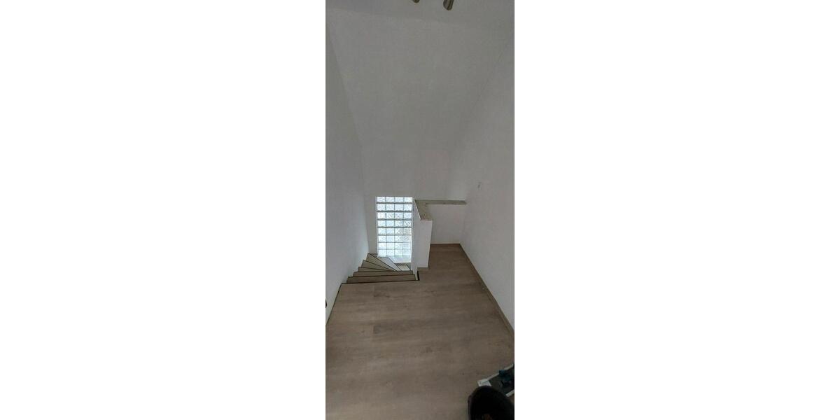 Etagenwohnung Üttfeld - 3 Zimmer, 70 m&sup2;, 650&euro; | Angebot:26612471