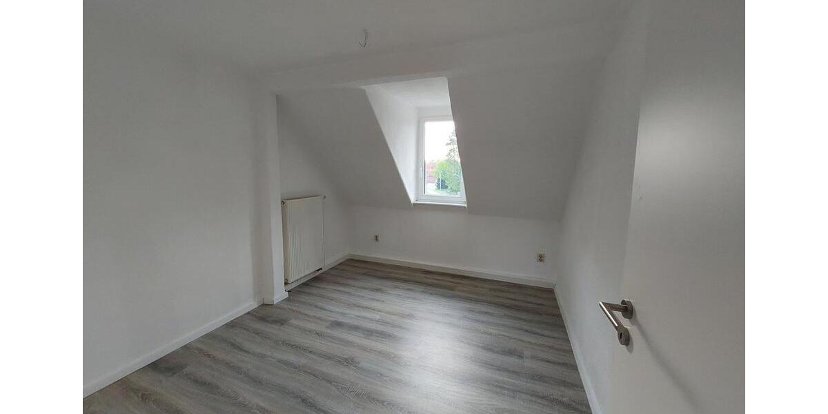 Dachgeschoßwohnung Zittau - 4 Zimmer, 85 m&sup2;, 490&euro; | Angebot:25921333