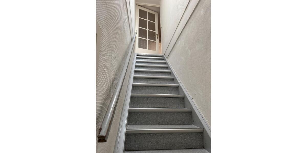 Gemütliche Dachgeschosswohnung in zentraler Lage ohne Haustiere 3 zimmer