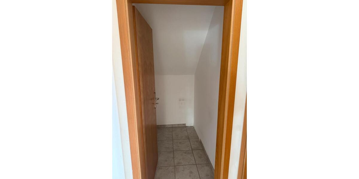 Etagenwohnung Schwalmtal - 3 Zimmer, 160 m&sup2;, 1.200&euro; | Angebot:26613520