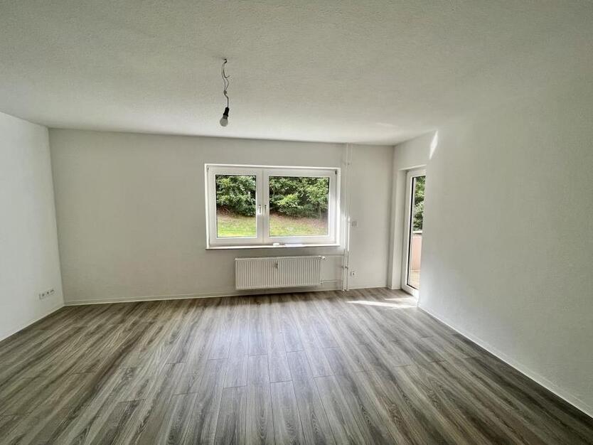 Geschmackvoll SANIERTE ERDGESCHOSSWOHNUNG mit flexiblem Grundriss und BALKON!! zimmer