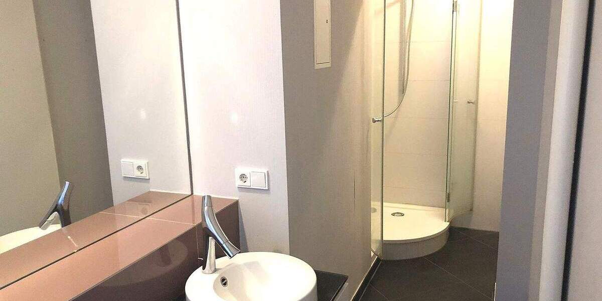 Etagenwohnung Schwerin Weststadt - 3 Zimmer, 107 m&sup2;, 1.000&euro; | Angebot:25037952