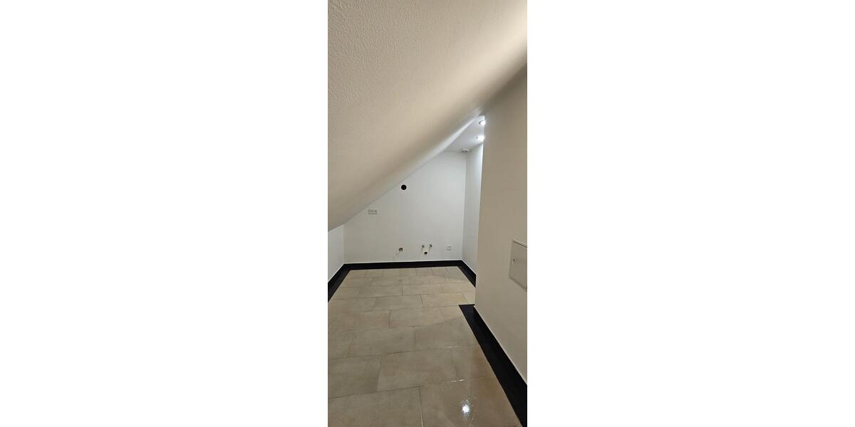 Dachgeschoßwohnung Pommelsbrunn - 3 Zimmer, 90 m&sup2;, 850&euro; | Angebot:24980464