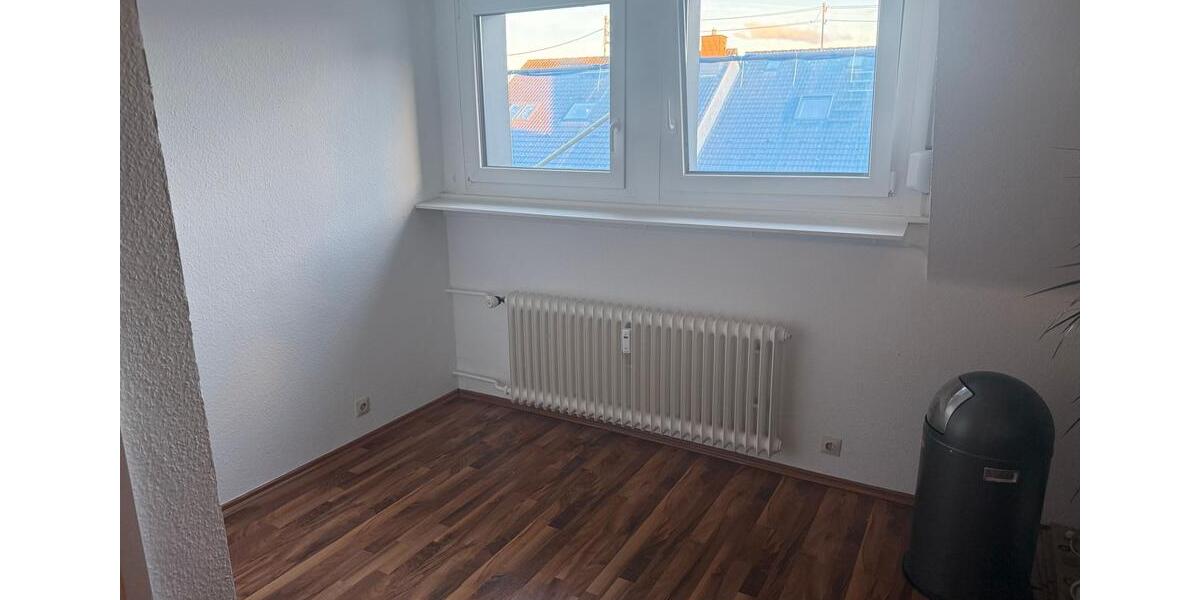 Helle 4-Zimmer-Wohnung im DG 4 zimmer