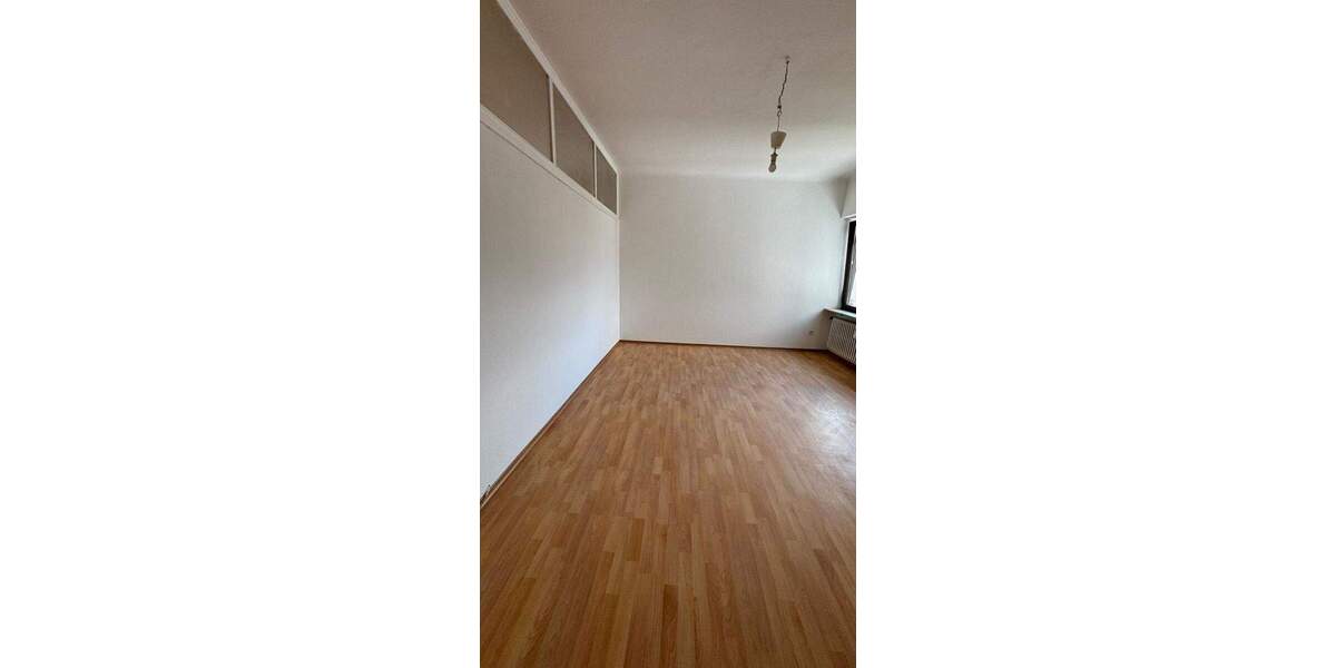 Etagenwohnung Saarbrücken St Johann - 4 Zimmer, 137 m&sup2;, 895&euro; | Angebot:23970598