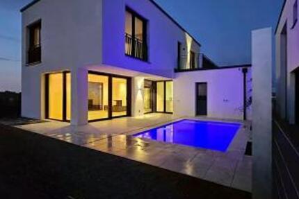 VERMIETUNG - MODENER LUXUS MIT POOL UND AUSBLICK - Haus Poing | Angebot:24818556