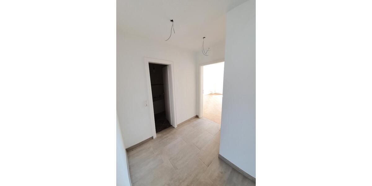 Dachgeschoßwohnung Essen Huttrop - 2.5 Zimmer, 61 m&sup2;, 680&euro; | Angebot:24878426