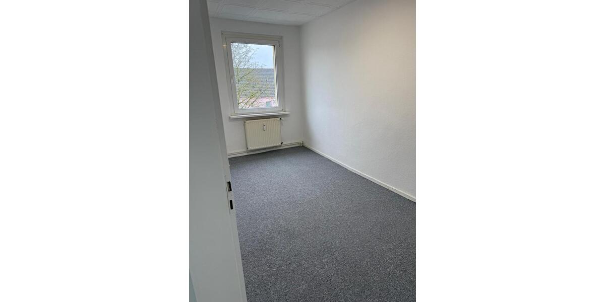 Etagenwohnung Plattenburg - 3 Zimmer, 70 m&sup2;, 610&euro; | Angebot:24353956