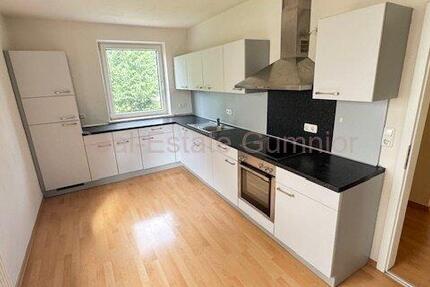 Haus Weiden in der Oberpfalz - 8 Zimmer, 200 m&sup2;, 2.450&euro; | Angebot:25991942