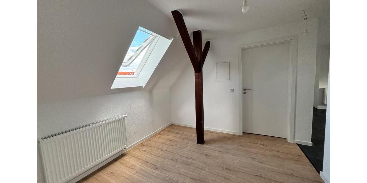 Dachgeschoßwohnung Weißenfels - 2 Zimmer, 66 m&sup2;, 595&euro; | Angebot:26272190