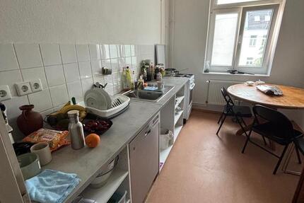 Frauen WG ab sofort und bis 30.11 zimmer