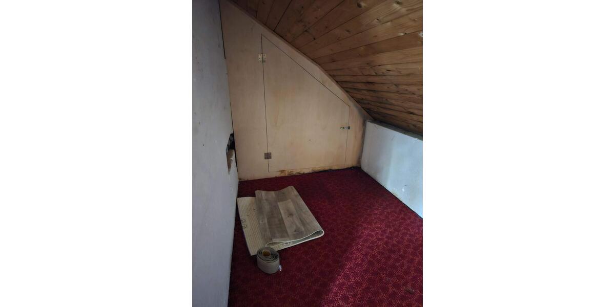 Ruhige, schöne 2 Zimmer Dachgeschosswohnung 2 zimmer