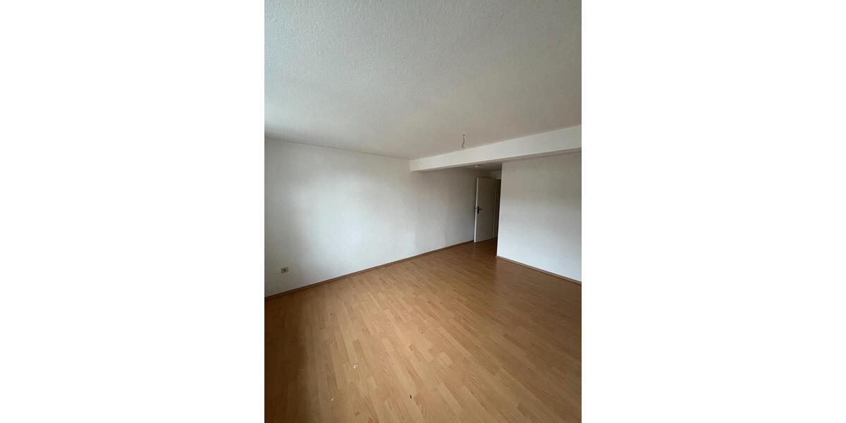 Etagenwohnung Bad Langensalza - 4 Zimmer, 100 m&sup2;, 650&euro; | Angebot:26367199