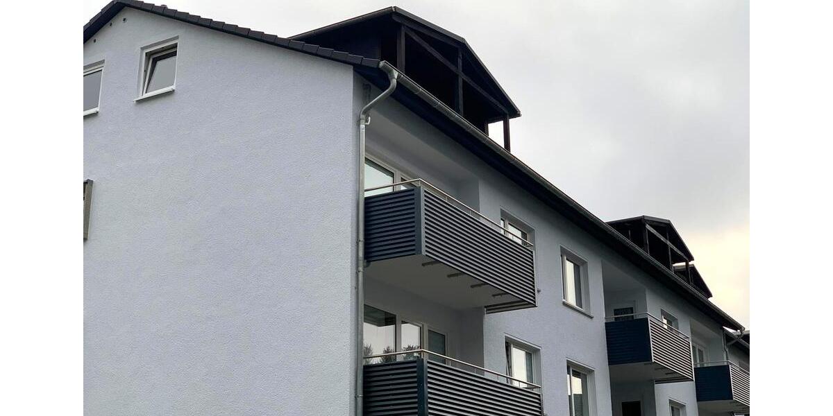 Gemütliche 3-Zimmer-Wohnung im Dachgeschoss mit Loggia. 3 zimmer