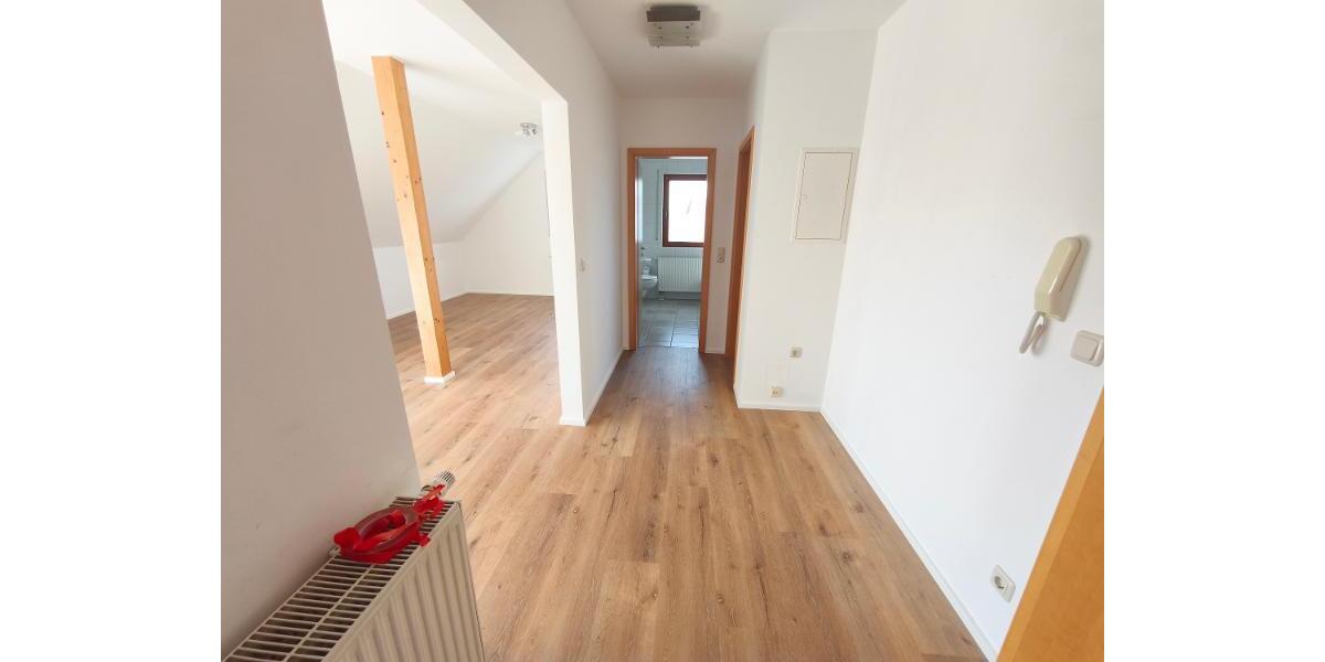 3 Zi. Wohnung im DG (1.OG) mit Balkon und Carport - Etagenwohnung Pommersfelden | Angebot:27230171
