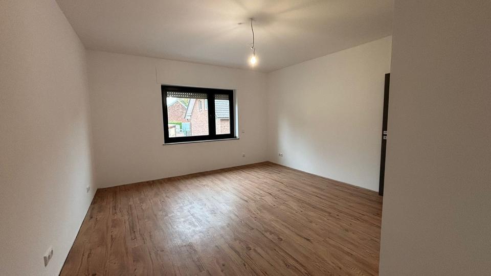 Erstbezug, All inklusive 2,5 Zimmer Wohnung in ruhiger Lager zimmer