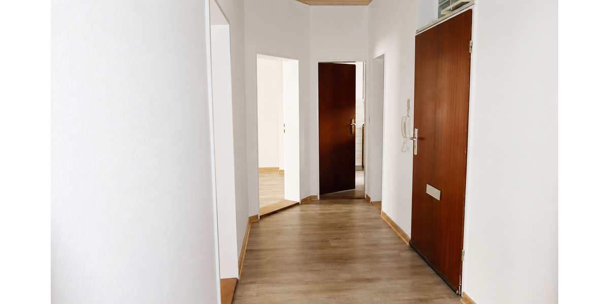 Altbaucharme in Kiel-Gaarden: helle 3-Zimmer-Wohnung mit 2 Balkonen – WG-geeignet - Etagenwohnung Kiel Gaarden-Ost | Angebot:27005110