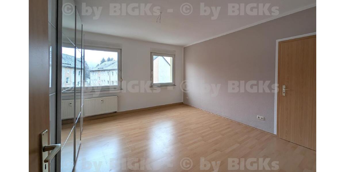 BIGKs: Suhl-Leninring: 3 Raum Wohnung Suhl,sep.Küche,Wannenbad, Balkon (-;) - Etagenwohnung Suhl Suhl Leninring | Angebot:26418687