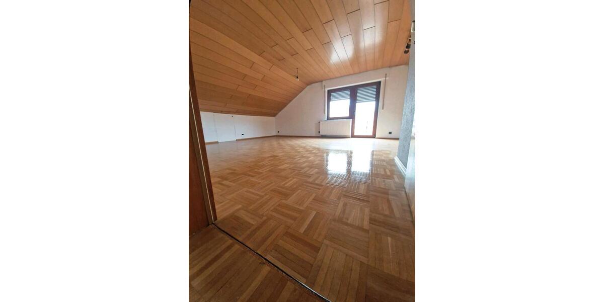 Dachgeschoßwohnung Obersulm - 3 Zimmer, 68 m&sup2;, 950&euro; | Angebot:25223825