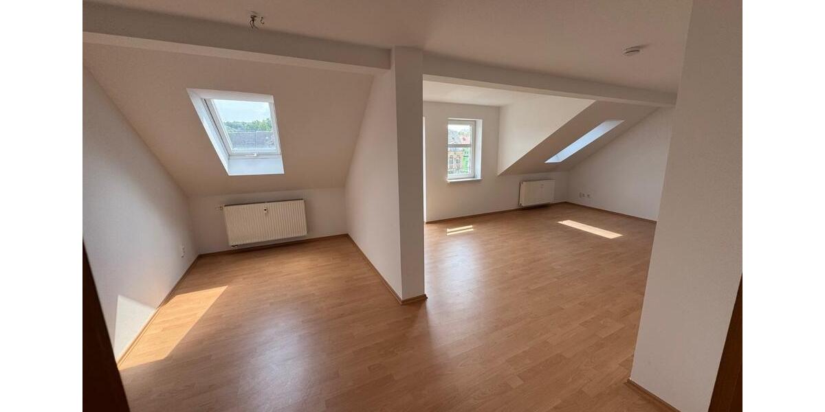 Dachgeschoßwohnung Döbeln - 2 Zimmer, 68 m&sup2;, 311&euro; | Angebot:22006596
