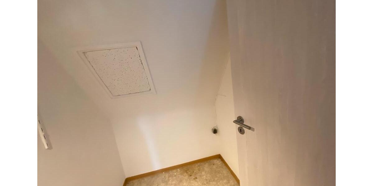 Dachgeschoßwohnung Eschwege - 2 Zimmer, 55 m&sup2;, 400&euro; | Angebot:26125460