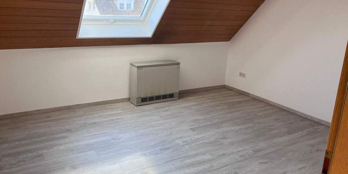 Etagenwohnung Erlangen Hüttendorf - 3 Zimmer, 85 m&sup2;, 850&euro; | Angebot:24632664