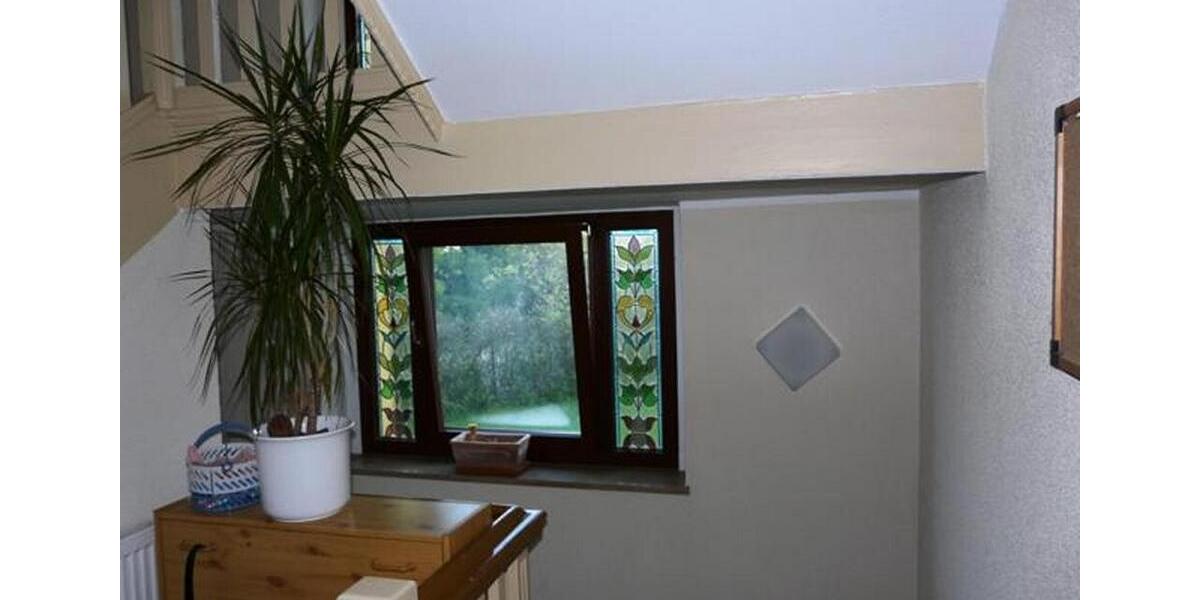 Dachgeschoßwohnung Meerane - 2 Zimmer, 94 m&sup2;, 705&euro; | Angebot:24614184