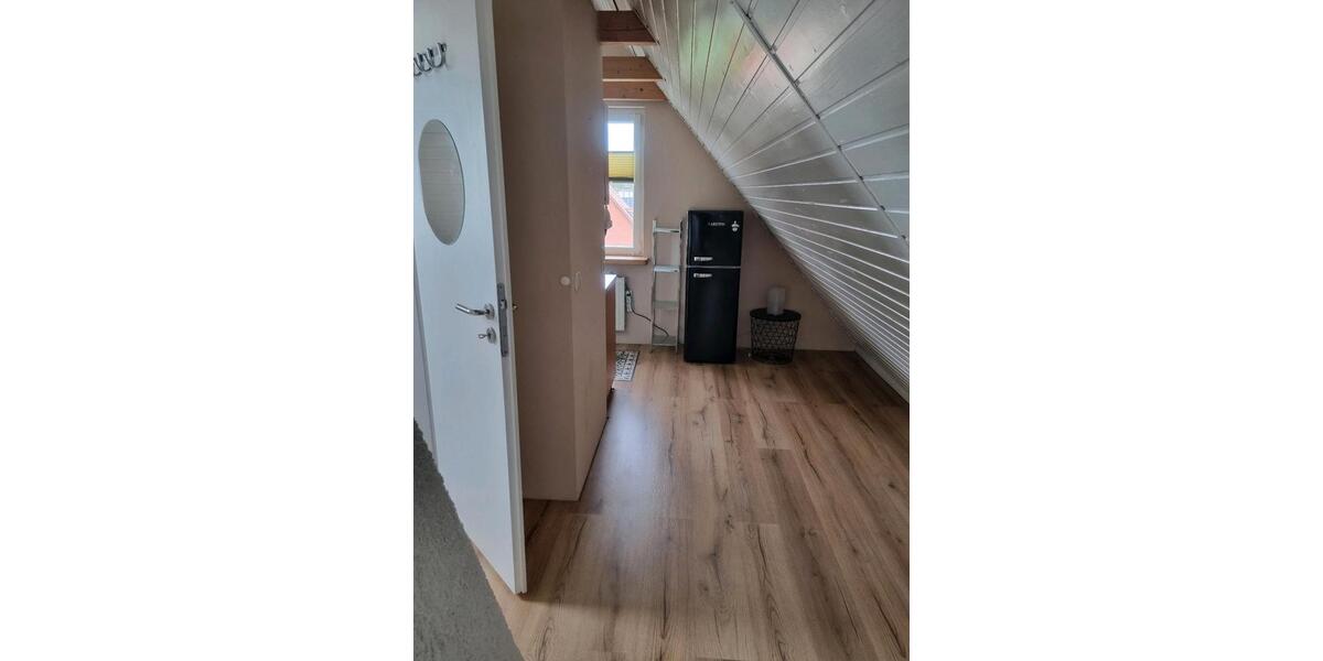 Dachgeschoßwohnung Weiden in der Oberpfalz - 2 Zimmer, 60 m&sup2;, 600&euro; | Angebot:26150604