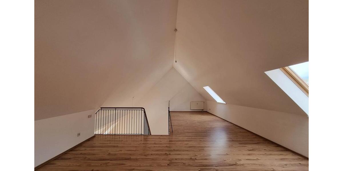 Dachgeschoßwohnung Rötha - 4 Zimmer, 127 m&sup2;, 1.260&euro; | Angebot:24548496