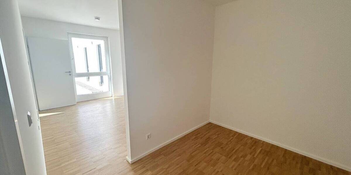 Etagenwohnung Stuttgart Untertürkheim - 3 Zimmer, 118 m&sup2;, 1.990&euro; | Angebot:25672148