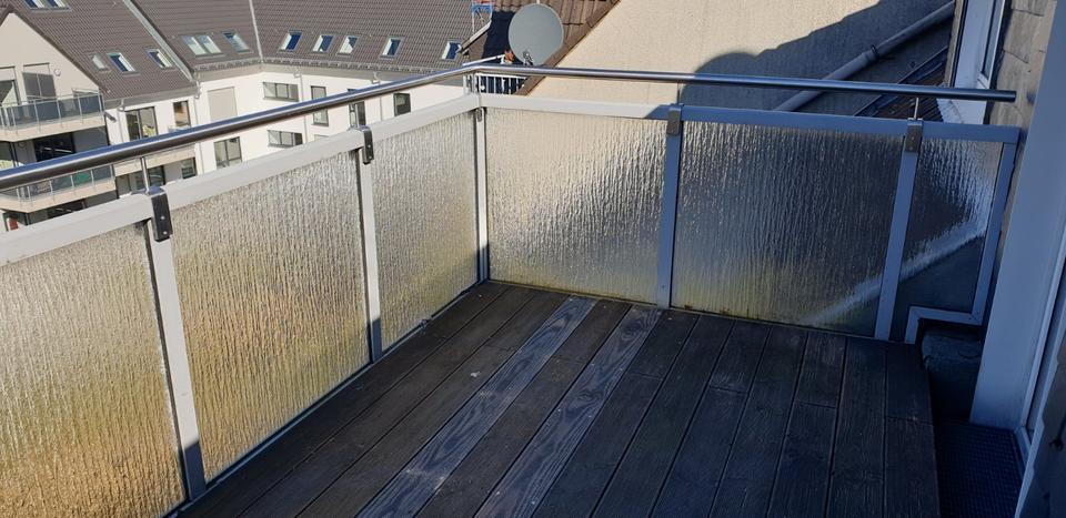 Dachgeschoßwohnung Solingen Aufderhöhe - 3 Zimmer, 90 m&sup2;, 700&euro; | Angebot:24373295