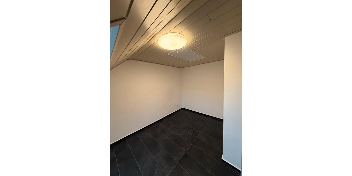 Doppelhaushälfte Gernsheim - 4 Zimmer, 140 m&sup2;, 1.400&euro; | Angebot:27618277