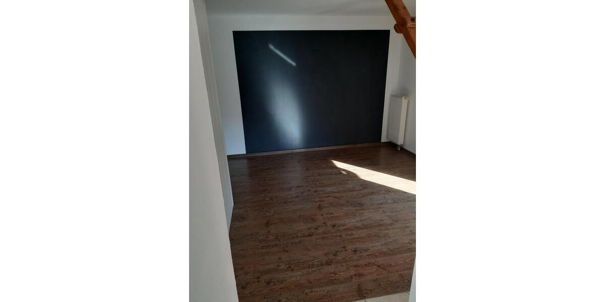 Etagenwohnung Emkendorf - 5 Zimmer, 160 m&sup2;, 1.700&euro; | Angebot:25640400