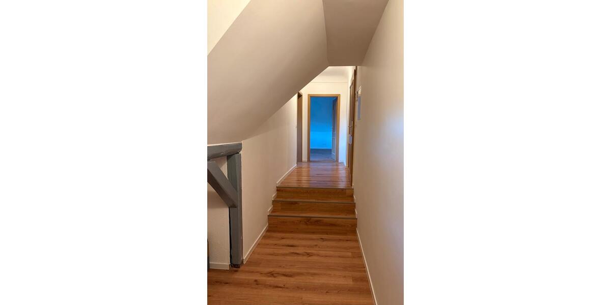 Dachgeschoßwohnung Bad Blankenburg - 3 Zimmer, 92 m&sup2;, 720&euro; | Angebot:26227096