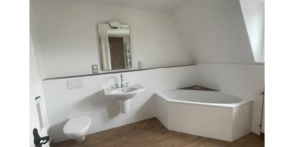 Dachgeschoßwohnung Lübeck Sankt Lorenz Nord - 1 Zimmer, 65 m&sup2;, 1.080&euro; | Angebot:25163907