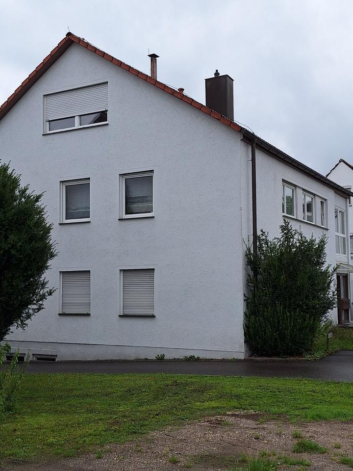 2,5 Zimmer DG-Wohnung im Zentrum von Remshalden-Grunbach
