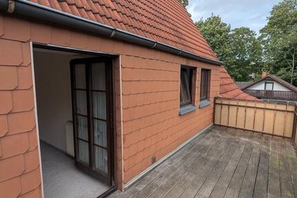 Zentrale 116 m²-4-Zi.-Dachgeschosswohng. m. gr. Dachb. u. Carport zimmer