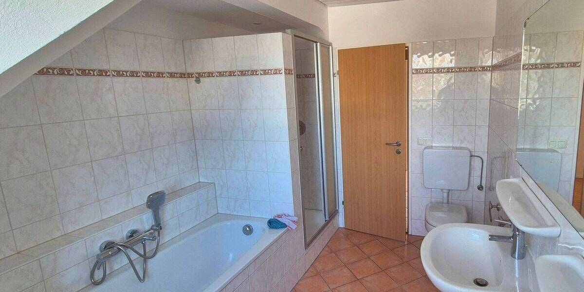 Etagenwohnung München Trudering-Riem - 6 Zimmer, 142 m&sup2;, 1.900&euro; | Angebot:26141129