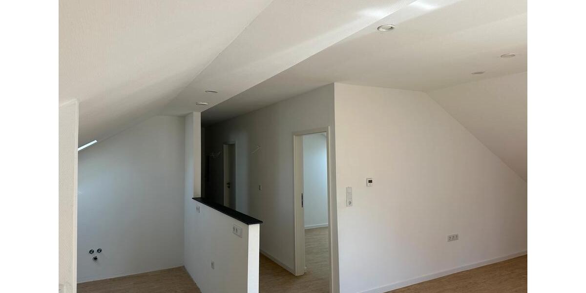 Dachgeschoßwohnung Söhrewald - 3 Zimmer, 86 m&sup2;, 1.000&euro; | Angebot:26125451