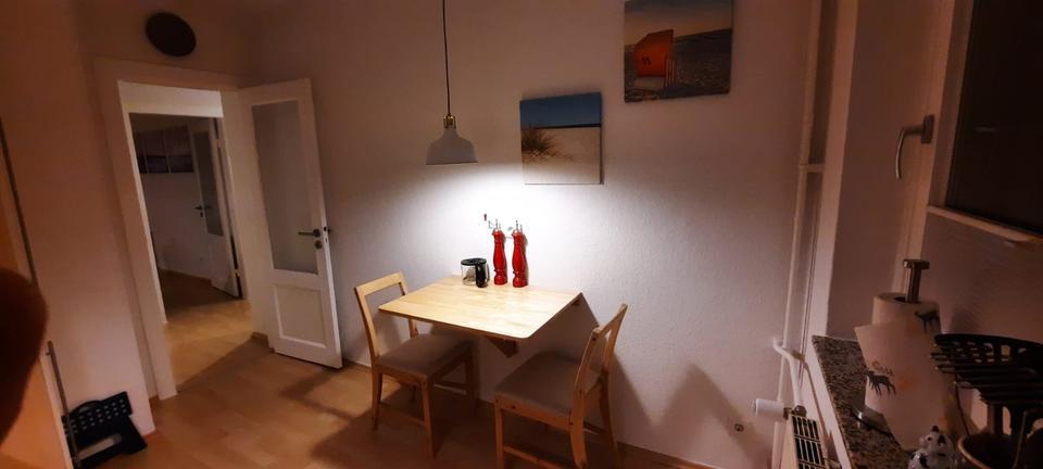 2,5-Zimmer Wohnung m. südwest Balkon, ruhig, hell (möbliert) zimmer