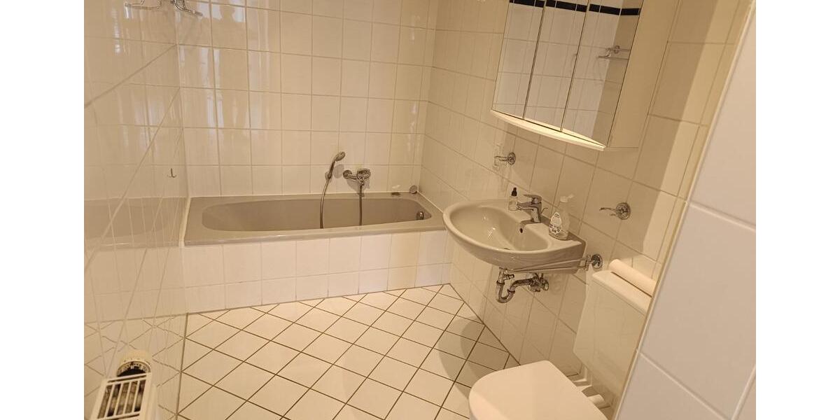 Dachgeschoßwohnung Riedstadt - 2 Zimmer, 55 m&sup2;, 700&euro; | Angebot:25821236