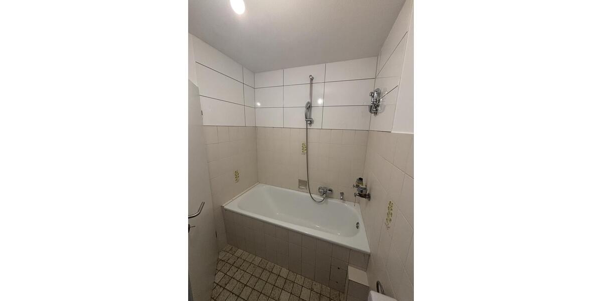 Dachgeschoßwohnung Troisdorf Altenrath - 1 Zimmer, 61 m&sup2;, 700&euro; | Angebot:23257677