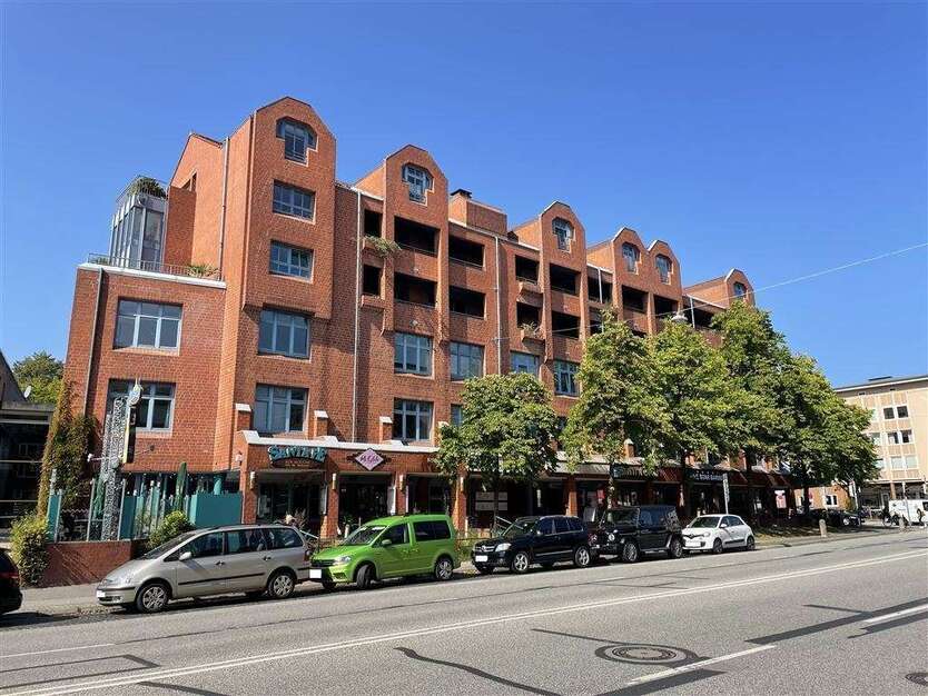 Einzelhandel in Kiel 2.985 € 164 m² zimmer