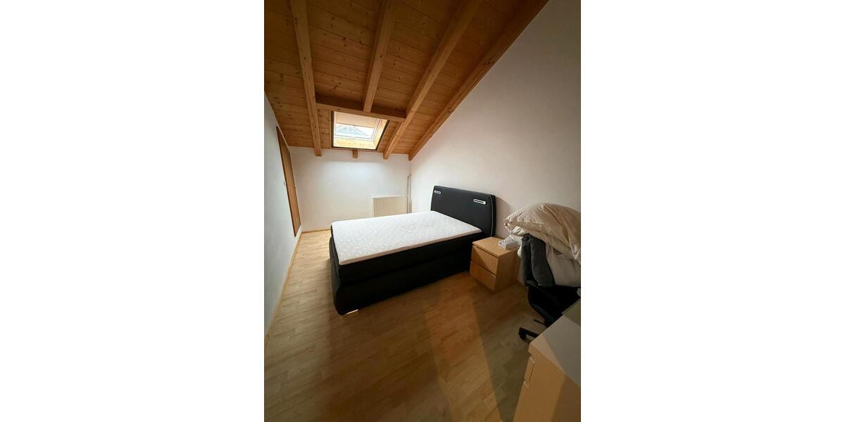 Dachgeschoßwohnung Nußdorf - 3 Zimmer, 70 m&sup2;, 1.000&euro; | Angebot:25992229