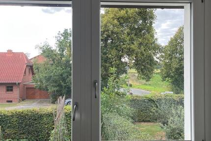 Helle 2-Zimmer-Wohnung mit Blick ins Grüne – frisch saniert – ab