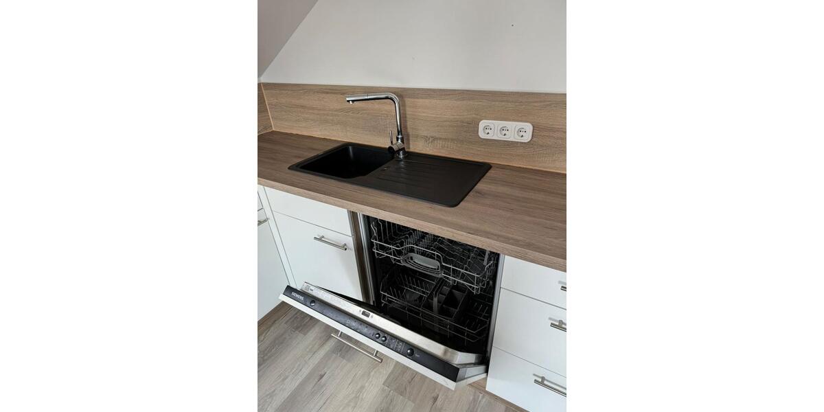 Neuwertige 4 Zimmer Dachgeschosswohnung 4 zimmer