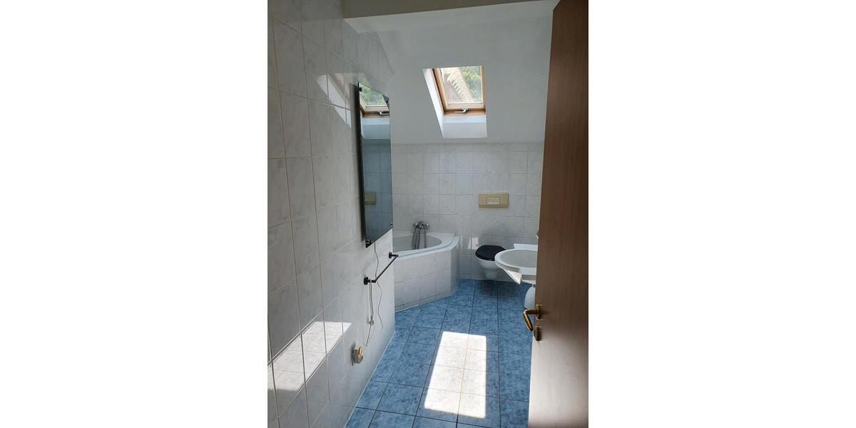 Dachgeschoßwohnung Remscheid Remscheid-Süd - 4 Zimmer, 80 m&sup2;, 595&euro; | Angebot:26639577