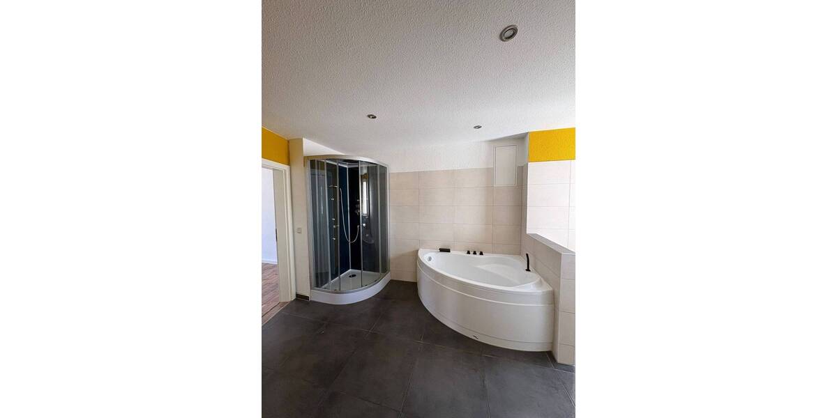 Etagenwohnung Flöha - 4 Zimmer, 100 m&sup2;, 600&euro; | Angebot:26017667